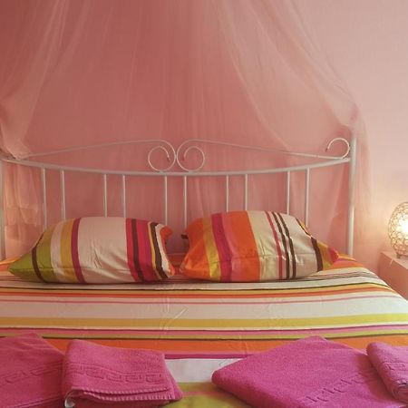 B&B La Vie En Rose Базел Екстериор снимка