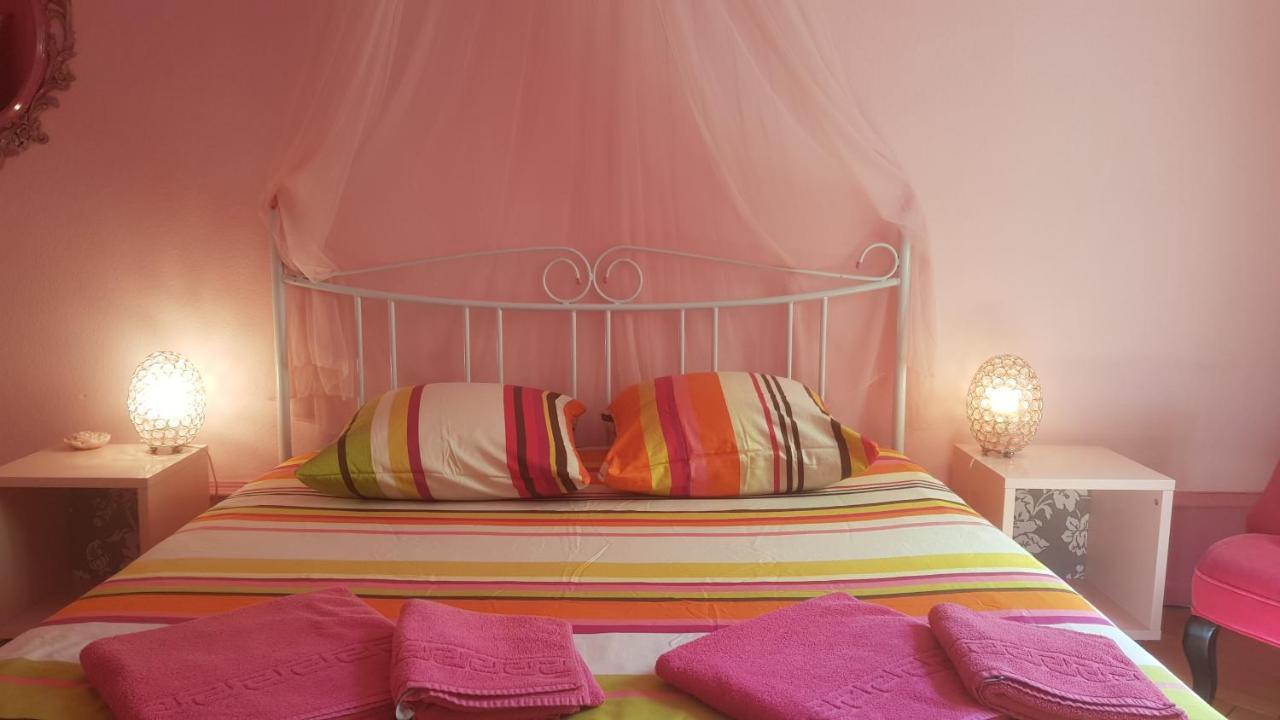 B&B La Vie En Rose Базел Екстериор снимка