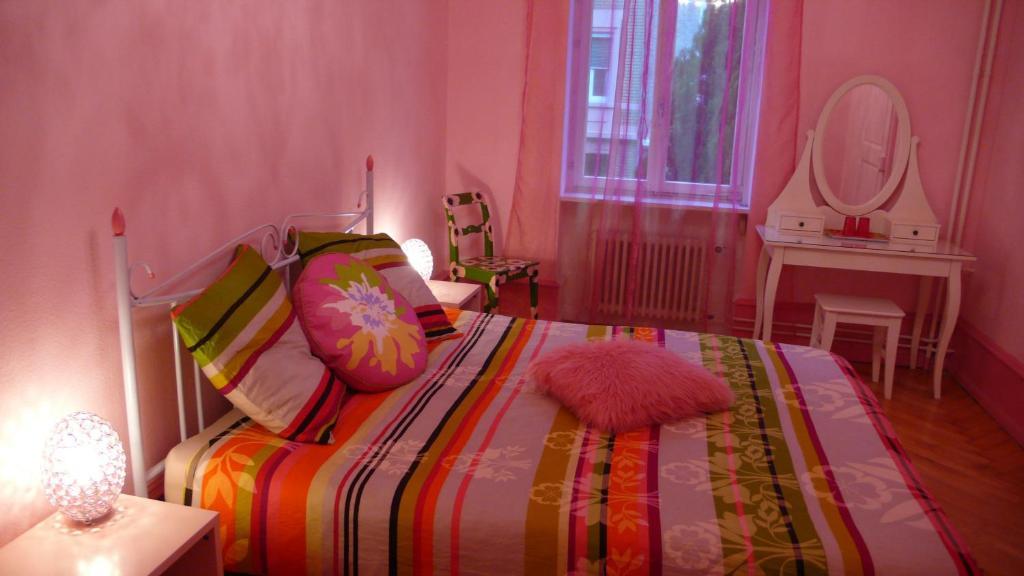B&B La Vie En Rose Базел Екстериор снимка